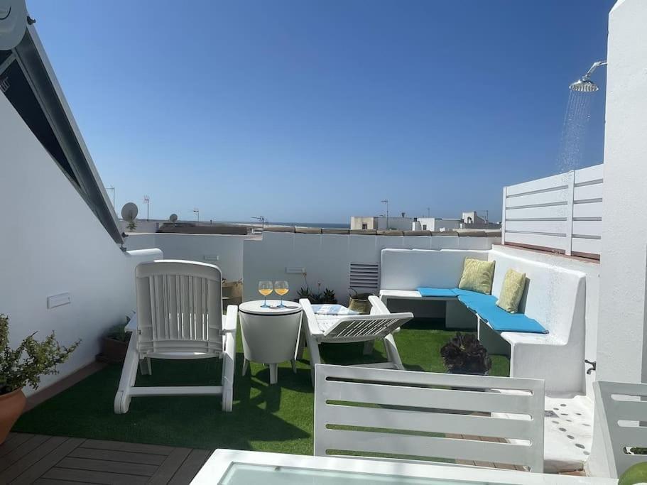 Casa Lola Conil, Azotea Al Mar Y Parking Solo Familias O Parejas Βίλα Conil De La Frontera Εξωτερικό φωτογραφία