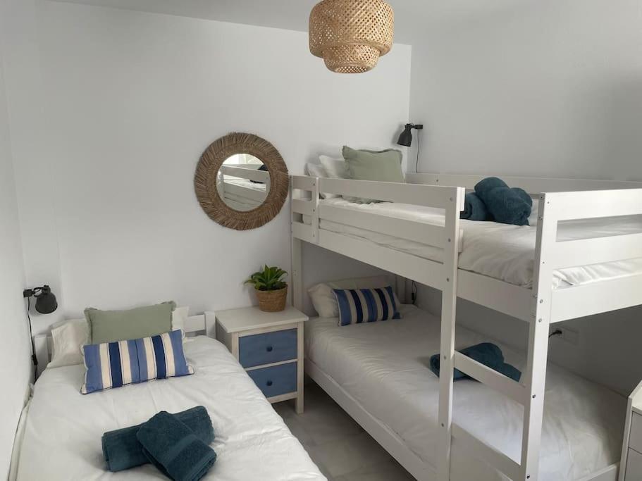 Casa Lola Conil, Azotea Al Mar Y Parking Solo Familias O Parejas Βίλα Conil De La Frontera Εξωτερικό φωτογραφία